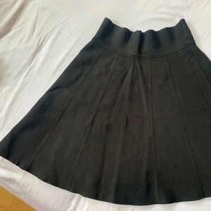 WILFRED BLACK FLARED SKIRT SIZE SMALL